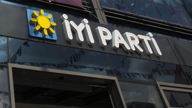 İmamoğlu için adaylıktan çekildi istifa etti